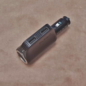 Garmin автомобильное зарядное 2хUSB устройство в прикуриватель (010-10723-17)