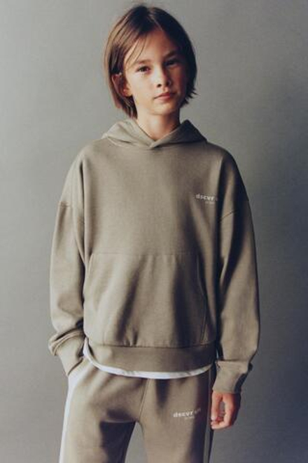 ZARA КОМПЛЕКТ: ТОЛСТОВКА С КАПЮШОНОМ И БРЮКИ-ДЖОГГЕРЫ С ПОЛОСКАМИ, БЕЖЕВЫЙ