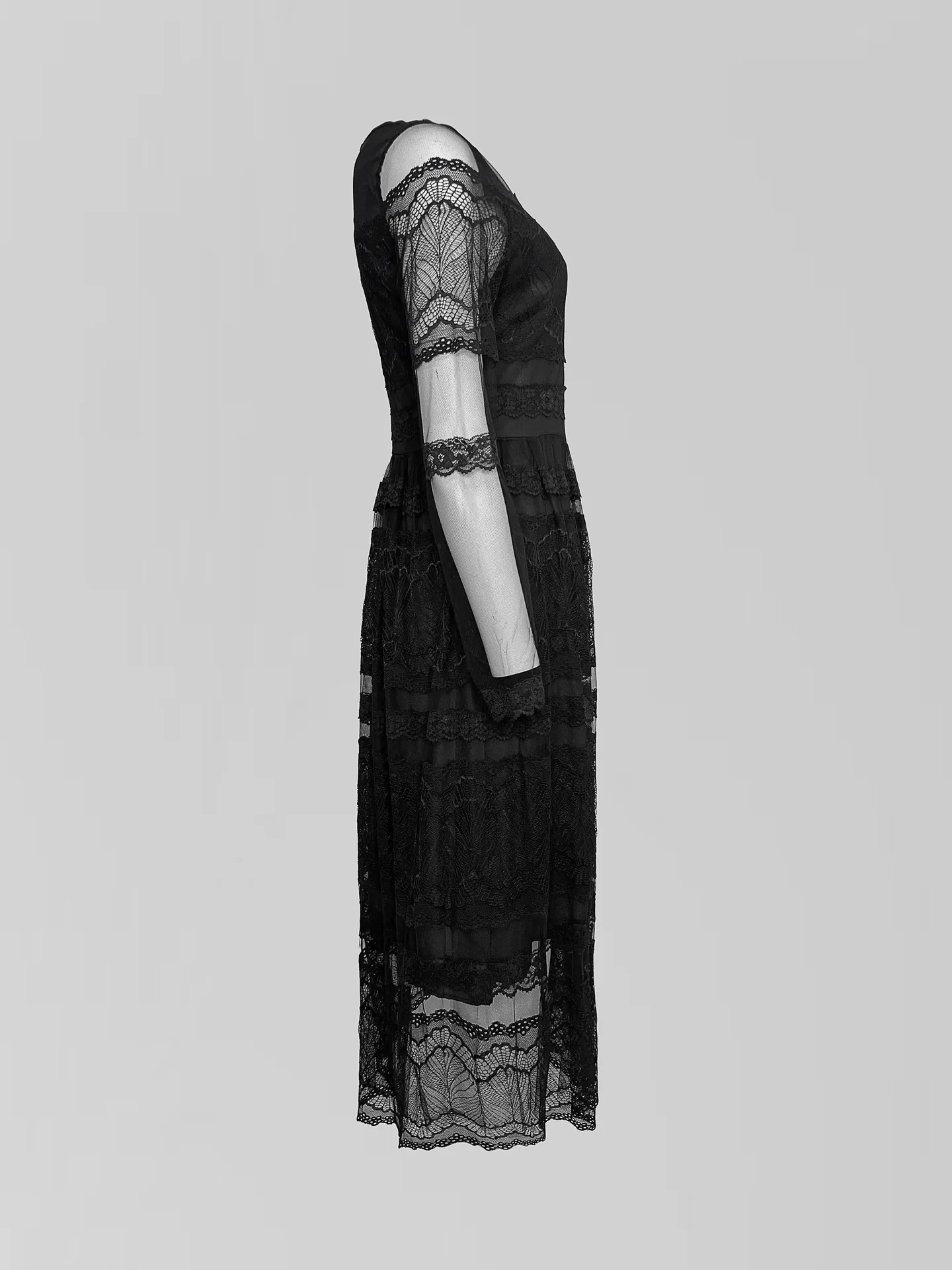 Платье JinPaiYa 1006 длинное с отделкой кружевом на молнии сзади