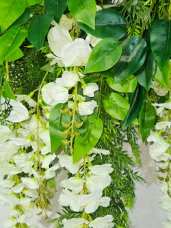 Искусственные цветы Акация белая в настенном белом кашпо