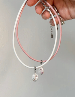 NNEO PEARLLY Кулон кристальный блик на шнурке