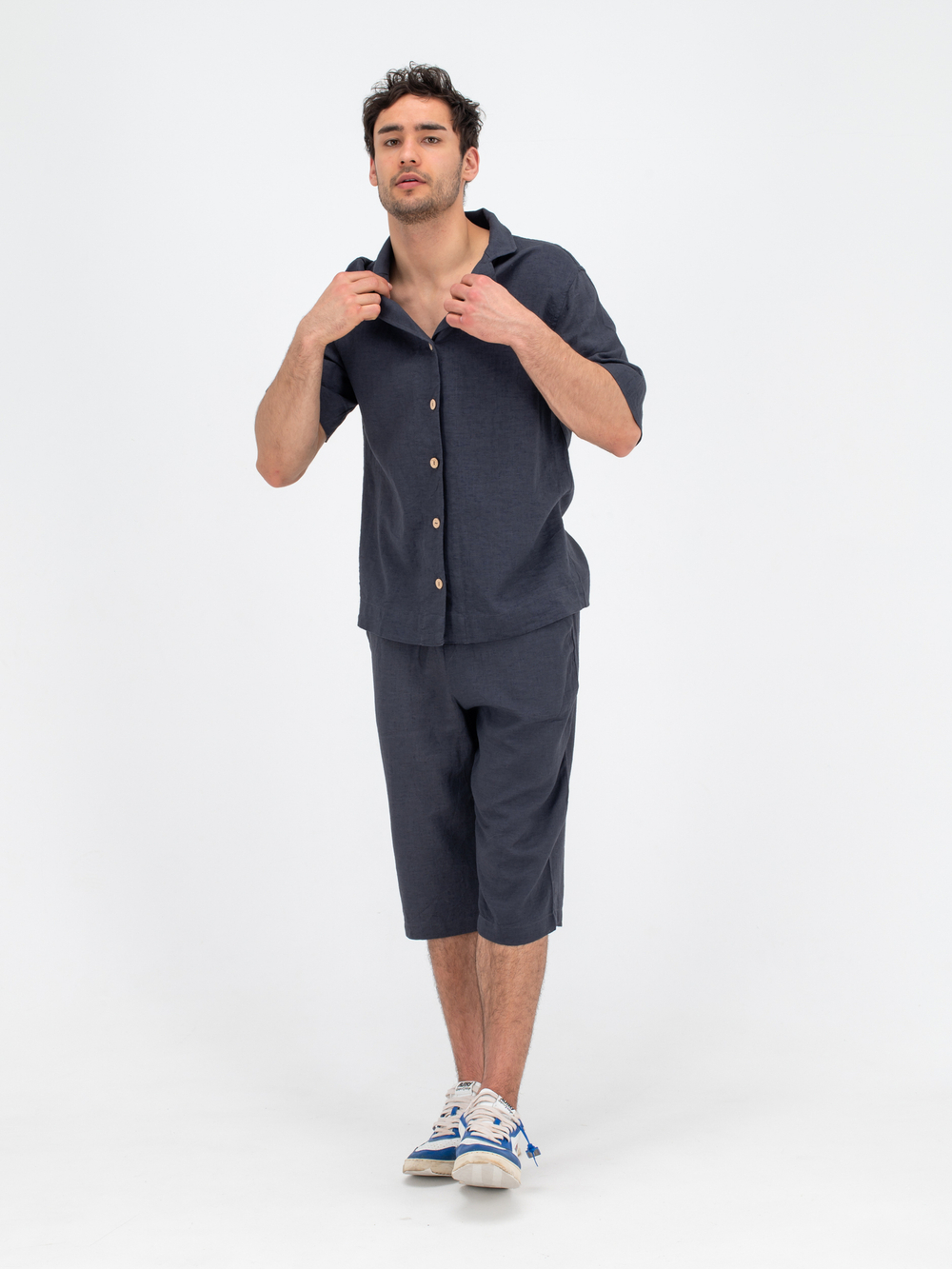 Костюм льняной с шортами. Графит