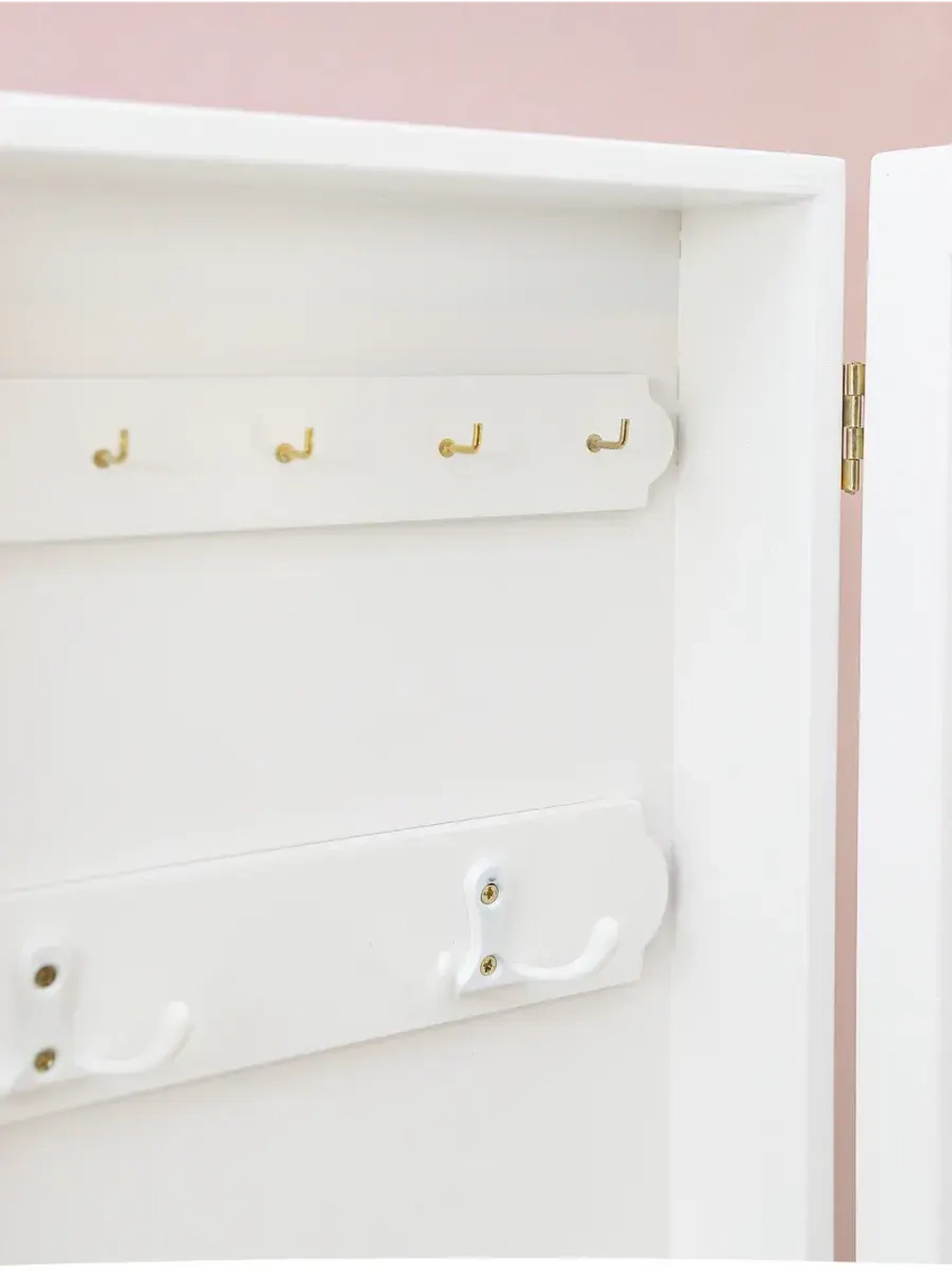 Ключница настенная в прихожую закрытая