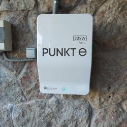 Зарядная станция PUNKT E Schneider Electric Smart Wallbox 22 kW