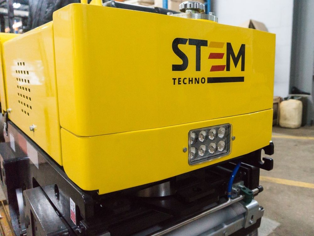 Двухвальцовый вибрационный каток STEM TECHNO SVR 801H - [800 кг / HONDA GX390]