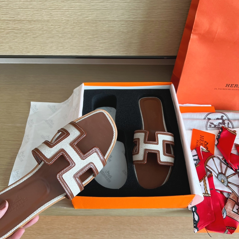 Hermes Oran Sandal