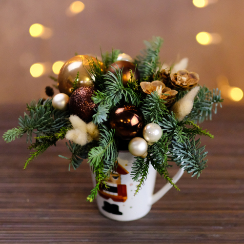 Купить Композиция новогодняя #348 с еловыми ветками в кружке