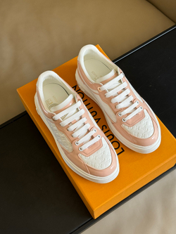 Louis Vuitton Time Out