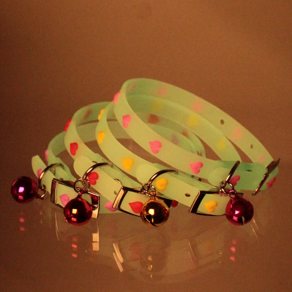 Ошейник для кошек с колокольчиком 1*30см «Neon-Сердечки» светящийся (минивложение 12шт)