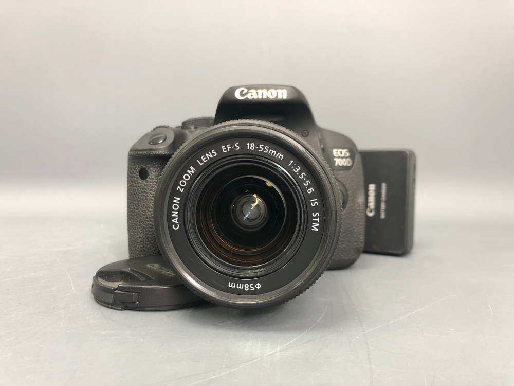 Canon 700D Kit 18-55mm 3.5-5.6 IS STM 12.700 кадров