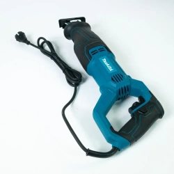 Сабельная пила Makita - надежный инструмент для точного распила различных материалов