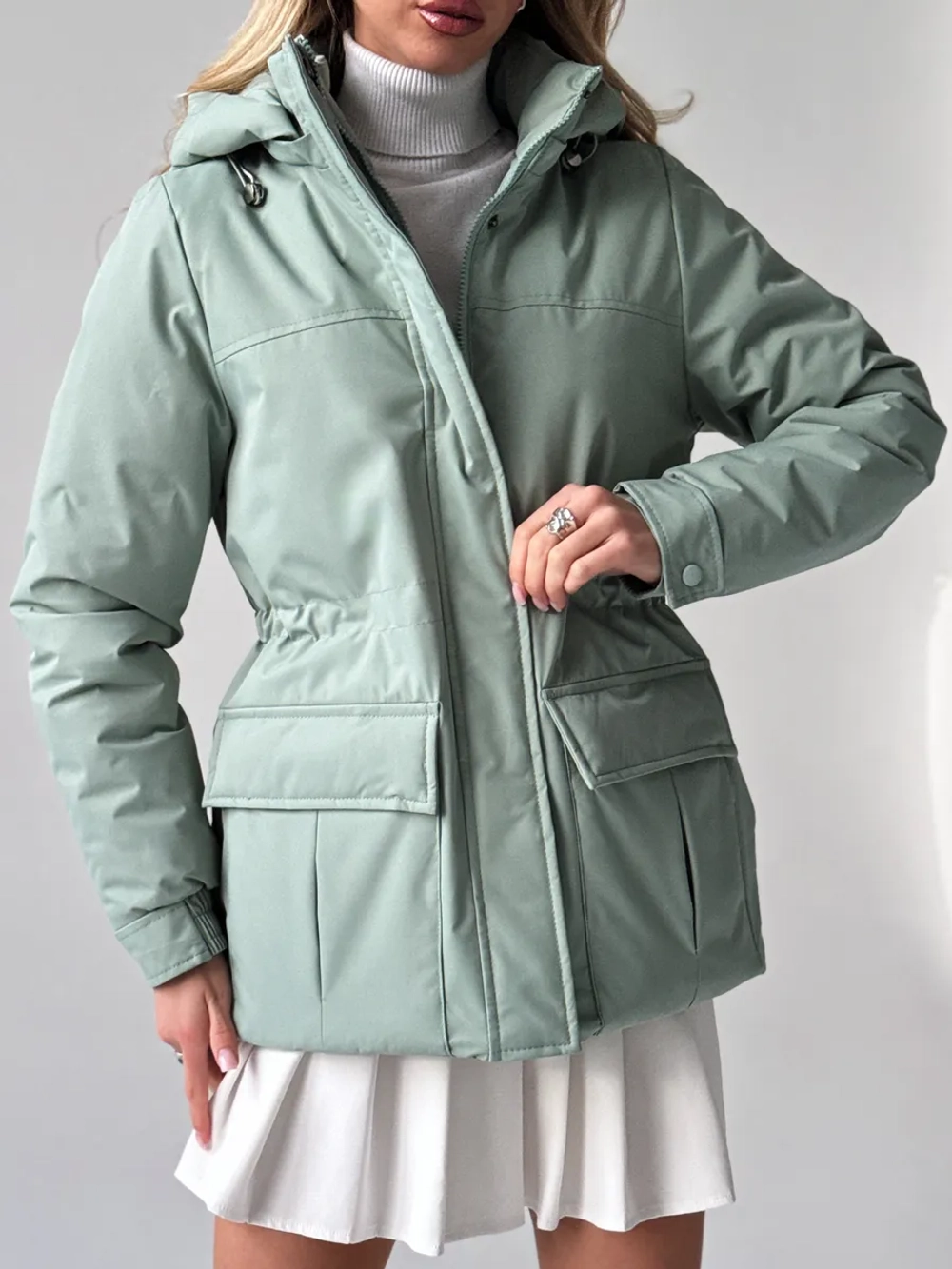 Куртка демисезонная с капюшоном