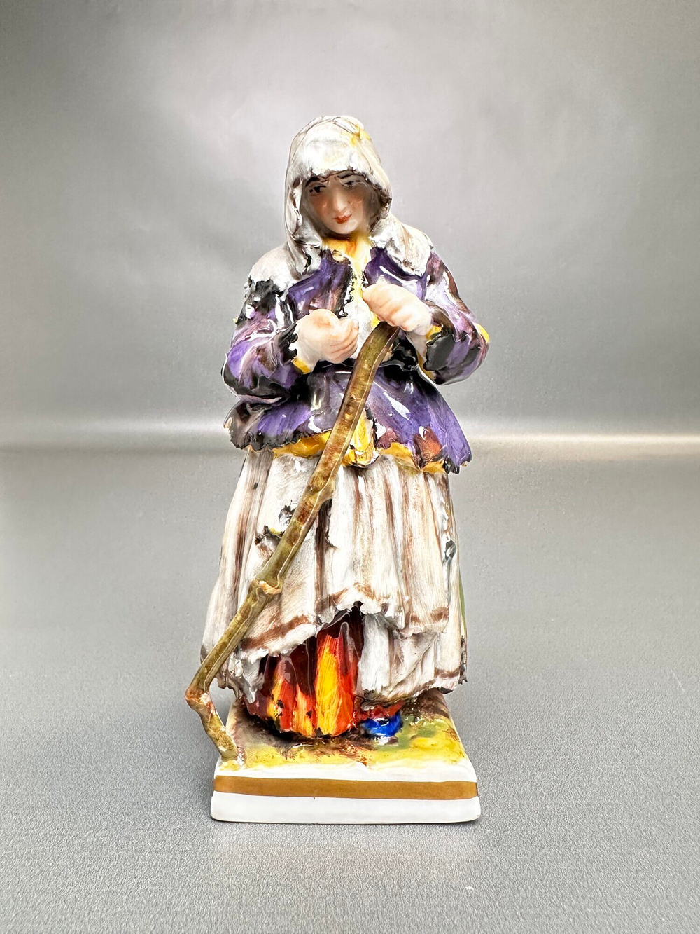 Фарфоровая мануфактура «Нищая с тростью»