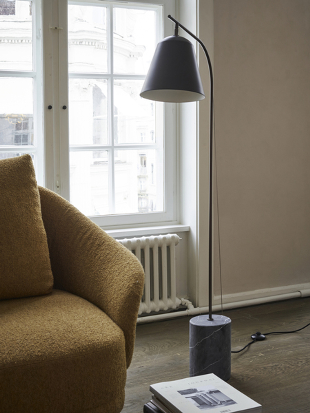 Торшер Line One