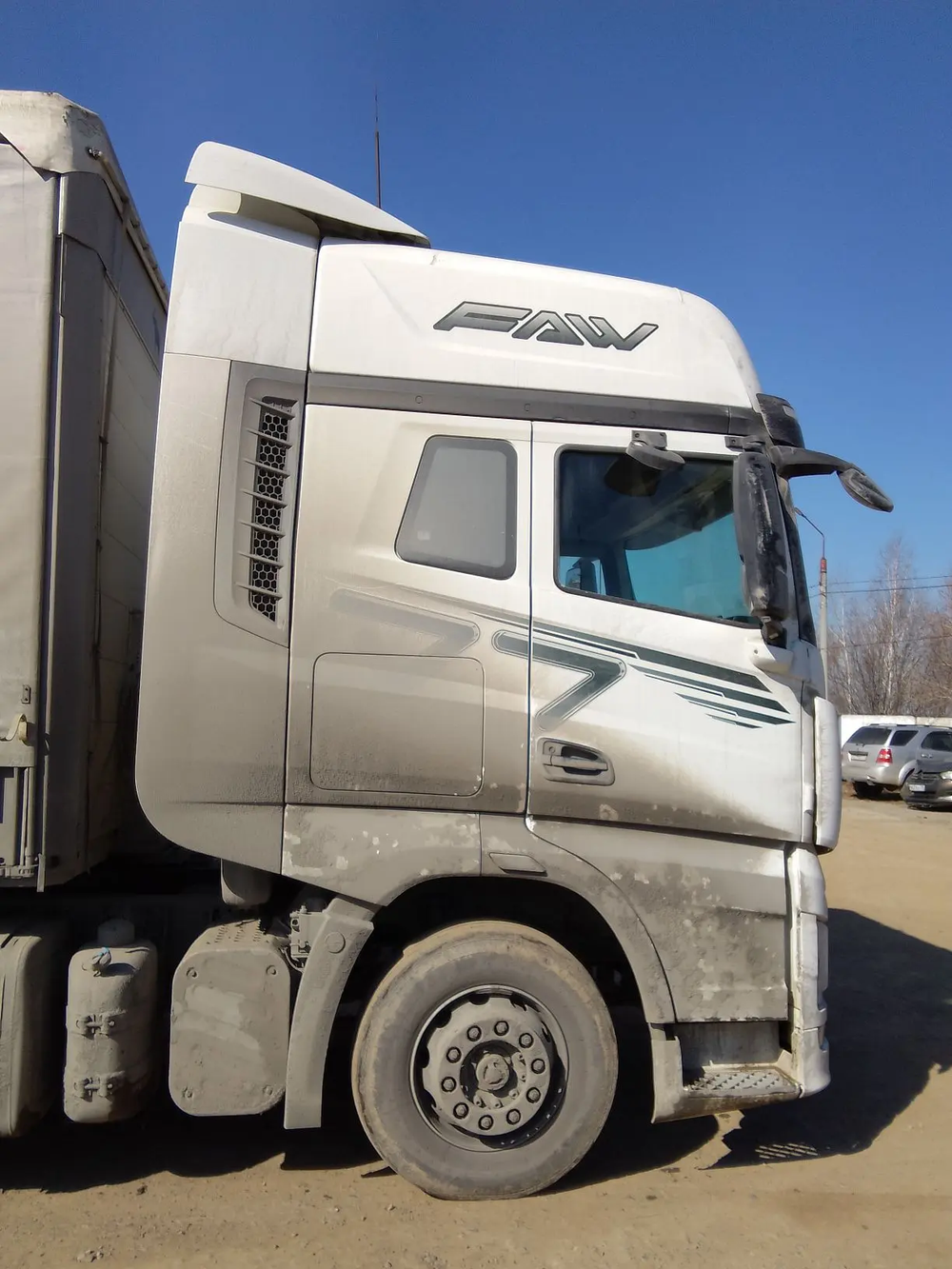 FAW J7 4x2 Седельный тягач CA4180P77K25E5 (Дизельный, 12,5 л, 553 л.с., АТ)