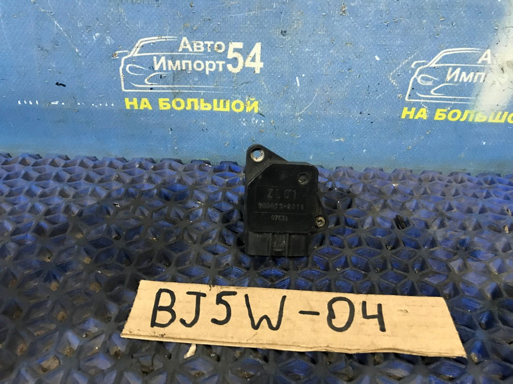 Расходомер MAZDA FAMILIA 1999