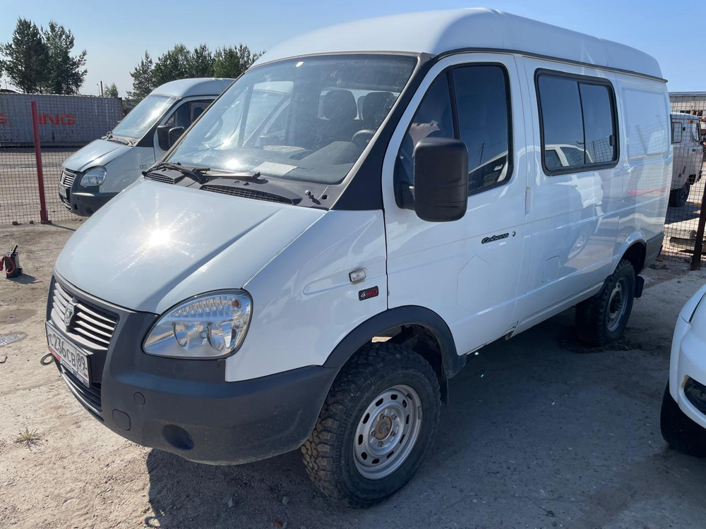 GAZ SOBOL Цельнометаллический 27527-773 (Бензиновый, 2,7 л, 107 л.с. 4WD)
