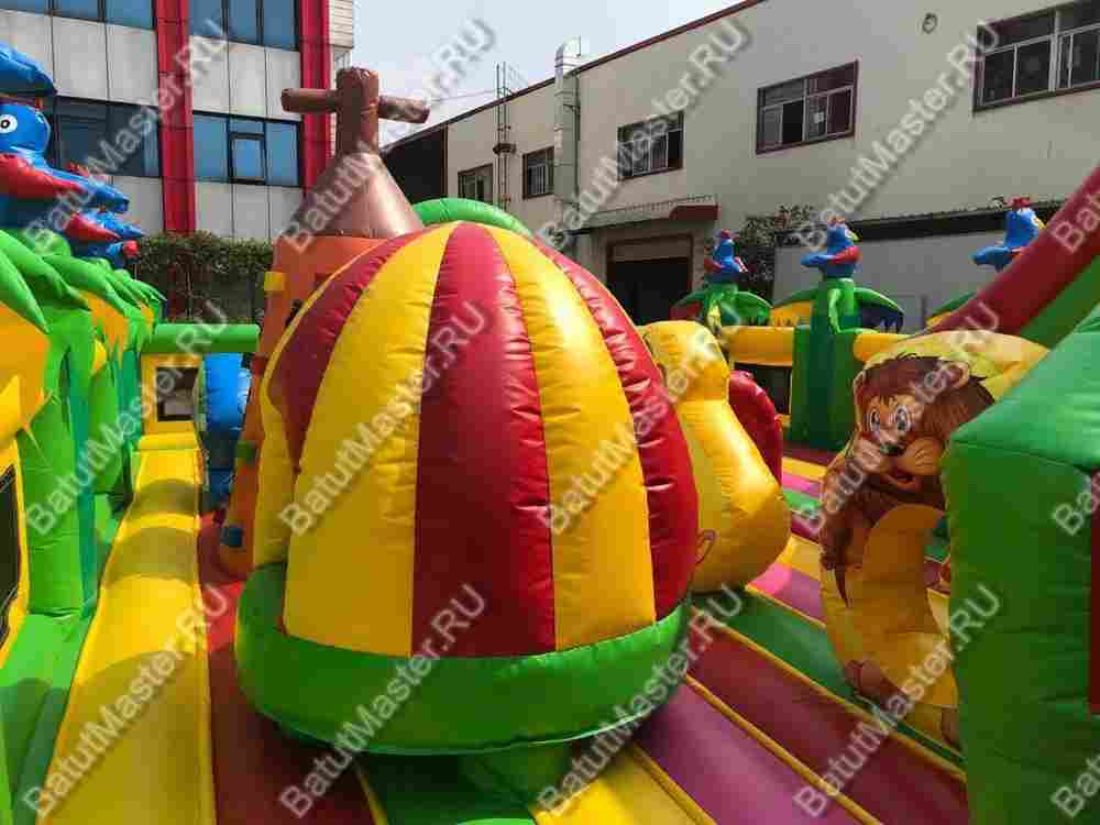 Надувной батут "Джунгли малый" с птичками на столбиках, размер 10*7*5 м