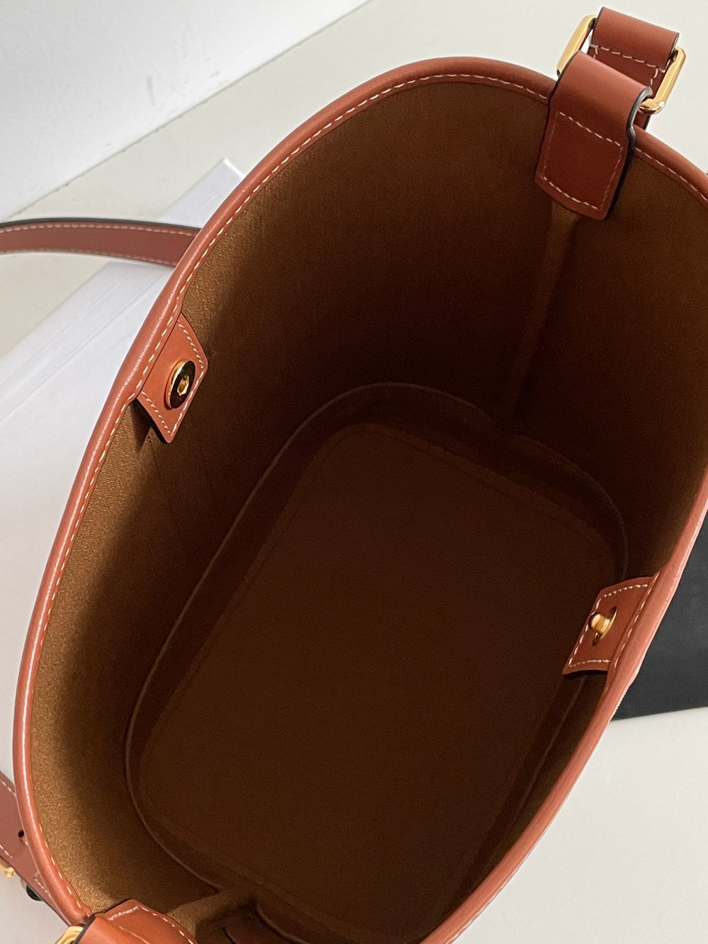 Celine Small Bucket 22 cm