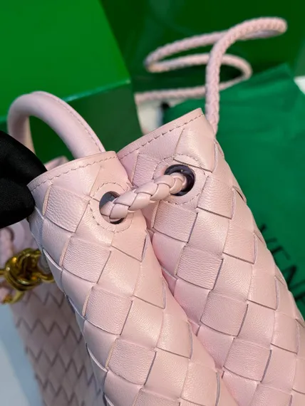 Сумка Bottega Veneta Andiamo розовый