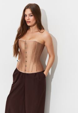 Нюдовый утягивающий корсет на выход