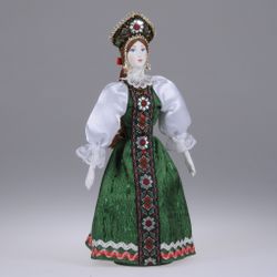 Сувенирная кукла в русском народном девичьем костюме