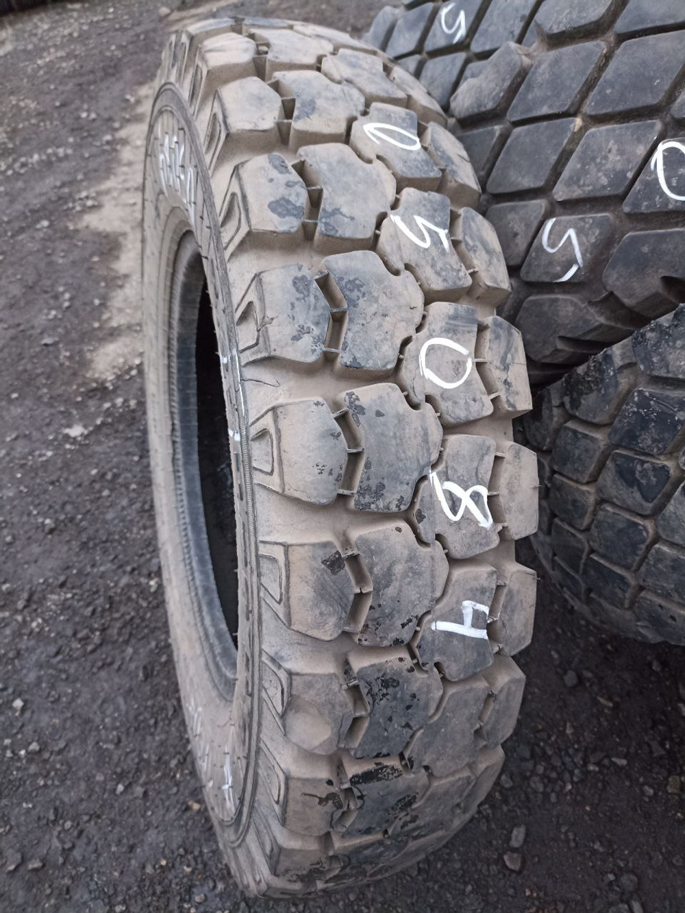 8.25R20 Kama У-2 шина б/у
