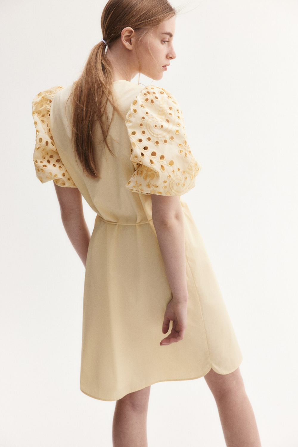 Платье broderie anglaise с длинными рукавами