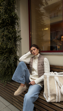 Свитер с косами