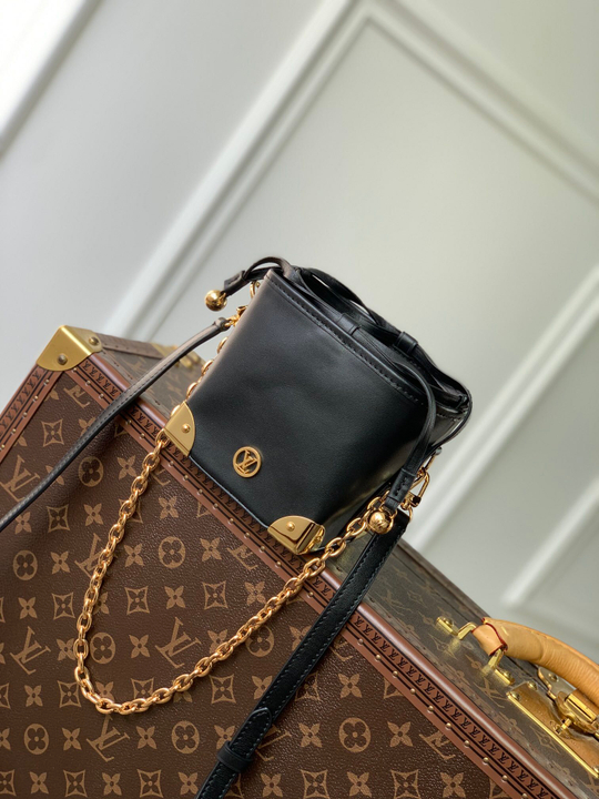 Louis Vuitton Noe Purse