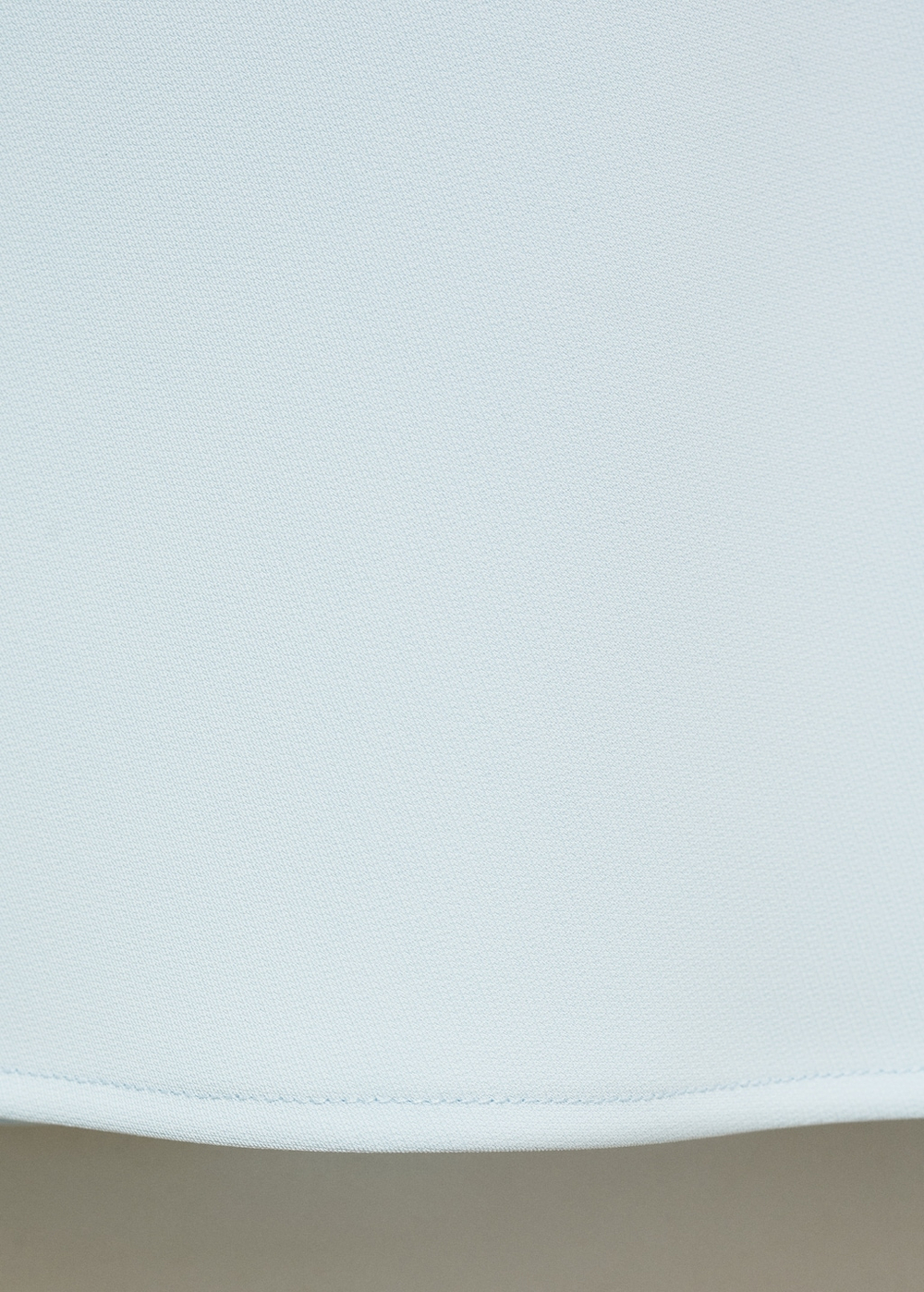 Атласное платье с драпированной спинкой