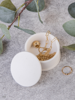 Статуэтка Космонавт с сердцем и шкатулка для украшений