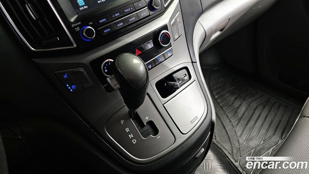 Hyundai The New Grand Starex Van 3-х местный (12.2020)