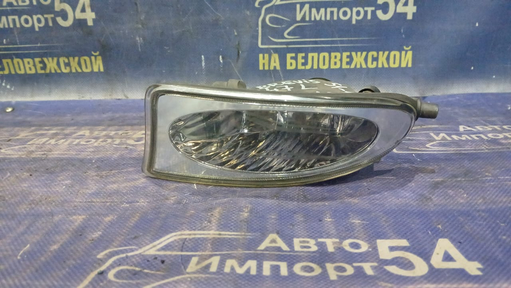 Туманка левая TOYOTA BREVIS 2001-2007