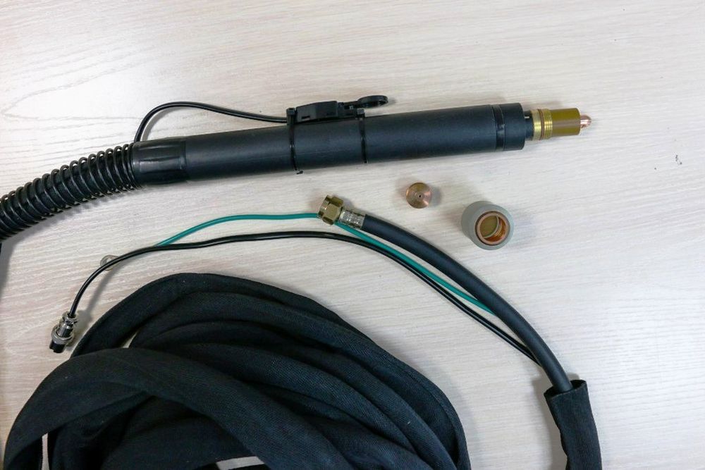 Резак плазменный AUTO А141, длина рукава12м., подключение М16х1,5 мм., для механизированной плазменной резки;