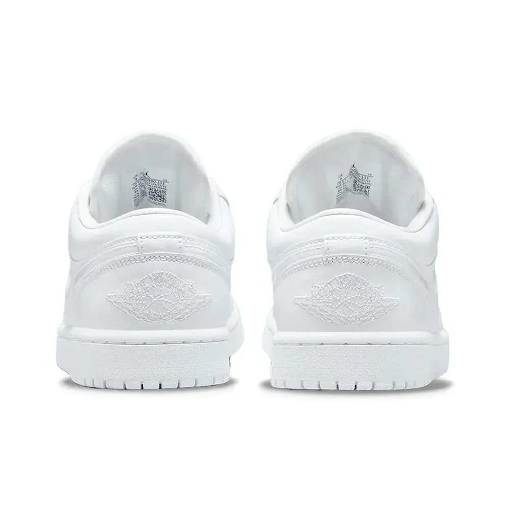 Женские кроссовки Air Jordan 1 Low 'Triple White 2022' DV0990-111