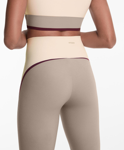 OYSHO Компрессионные легинсы Compressive длиной 65 см, экрю