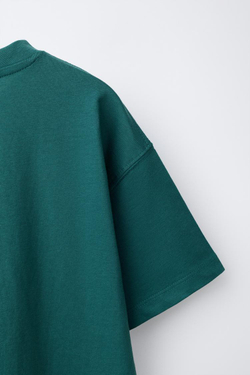 ZARA ФУТБОЛКА С ГРАФФИТИ, УТИНО-СИНИЙ