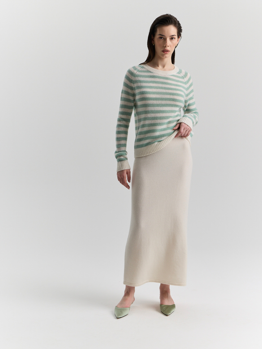 Свитер в полоску