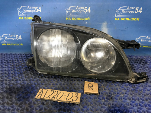 Фара передняя правая TOYOTA AVENSIS 1999