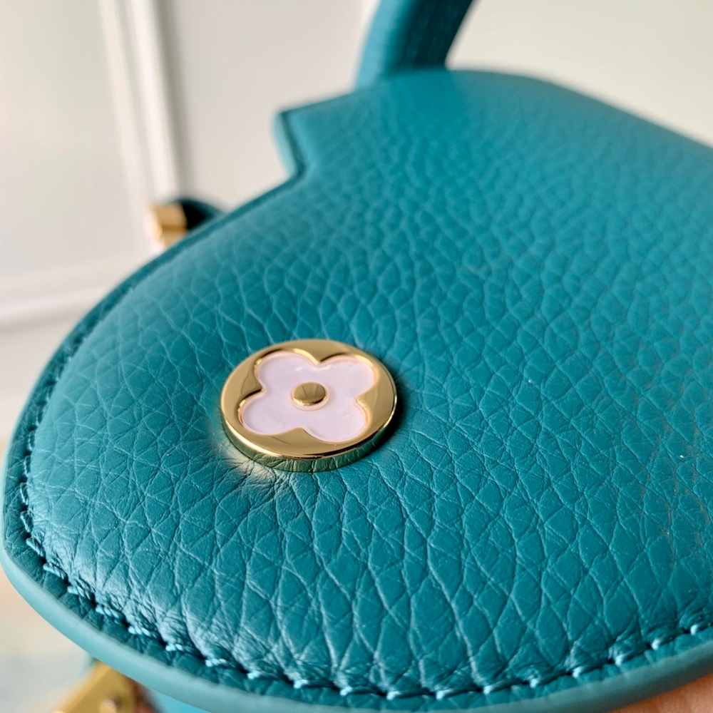Louis Vuitton Capucines MM