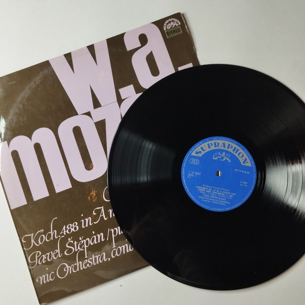 Винтажная виниловая пластинка LP W. A. Mozart В. А. Моцарт, Концерт Для Фотрепиано Concertos for piano: Koch. 488 in A major, Koch. 595 in B major (Чехословакия 1970)