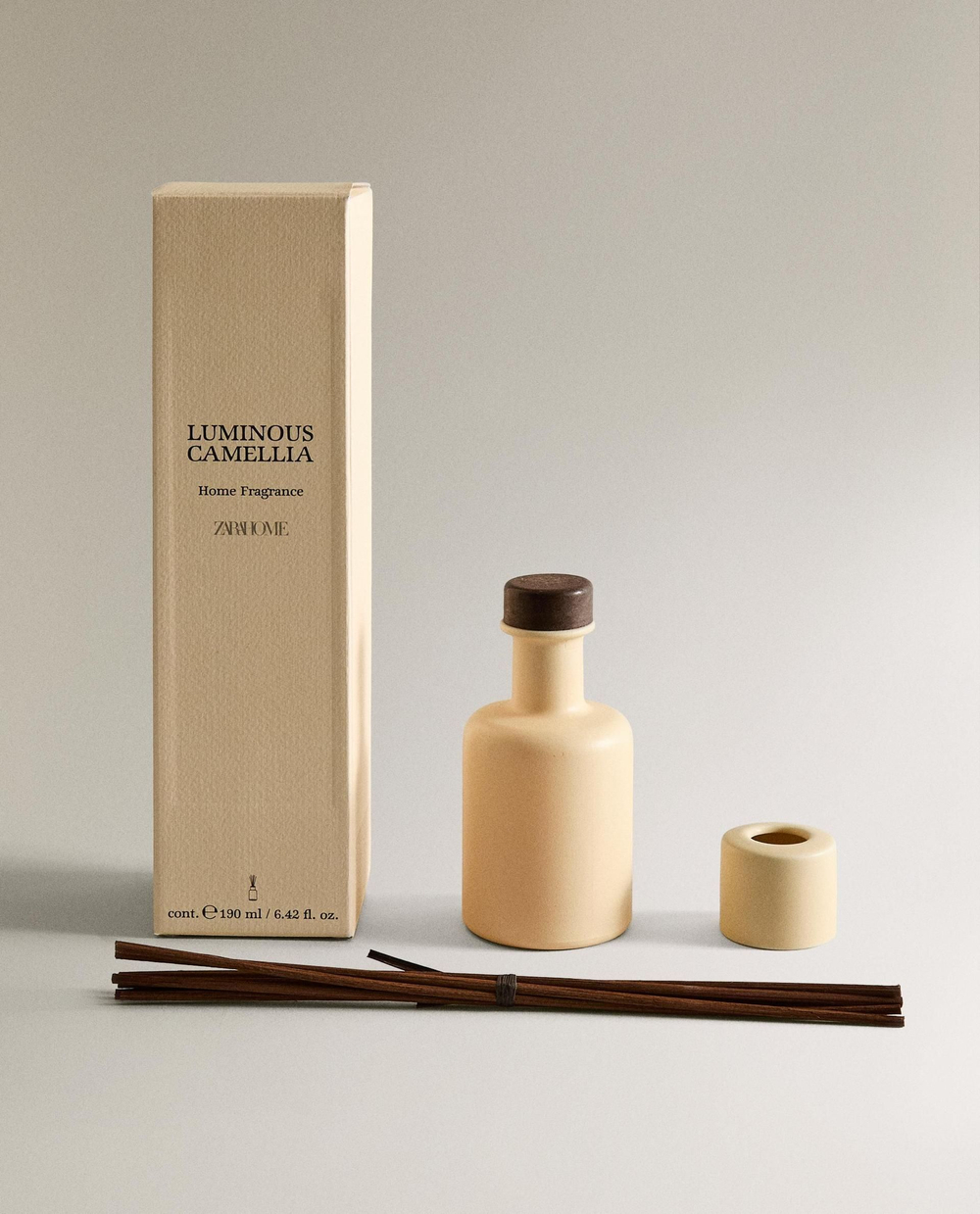 Zara Home - Освежитель воздуха mikado светящийся камелия, 190 мл