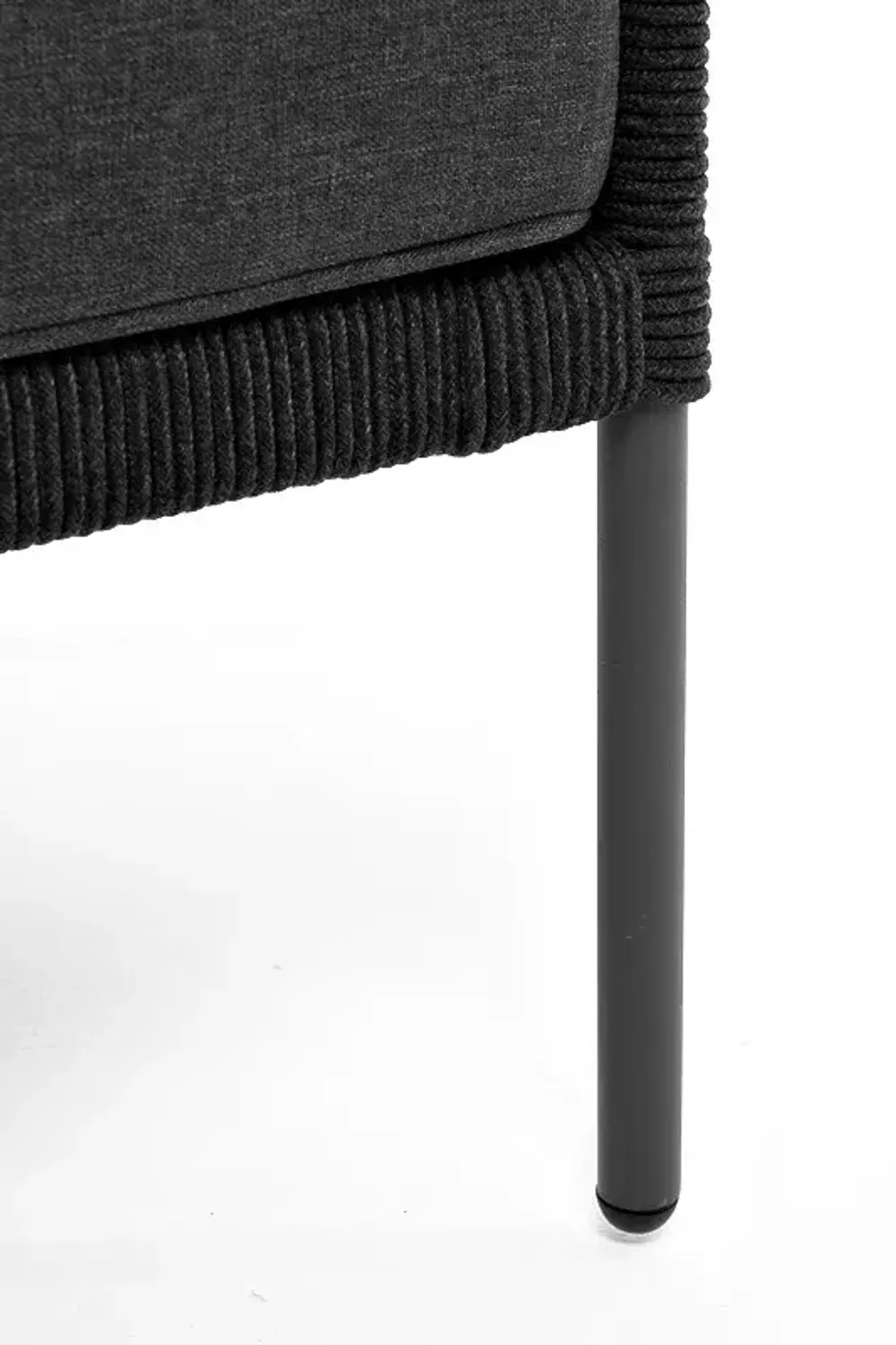 "Канны" диван 2-местный плетеный из роупа (узелки), каркас алюминий темно-серый (RAL7024) муар, роуп темно-серый круглый, ткань темно-серая 027