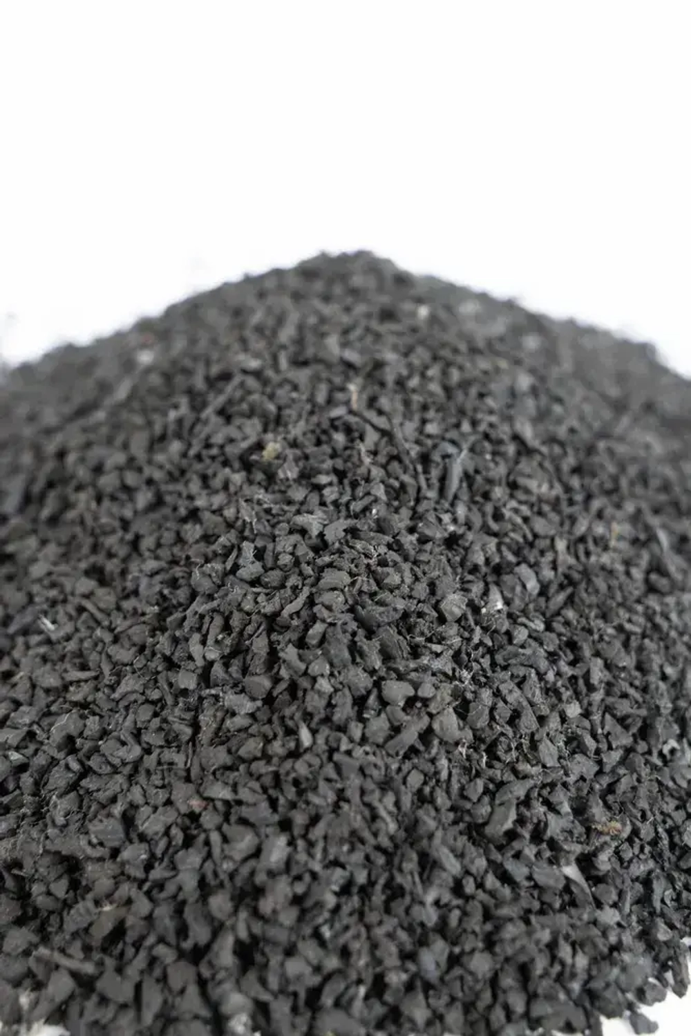 Резиновая крошка 2-4 мм, черная, 25 кг