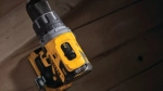 Аккумуляторная бесщеточная дрель-шуруповерт DEWALT, 18 В, 2000 об/мин, с 2 АКБ 2 Ач и ЗУ, в кейсе TSTAK, DCD791D2