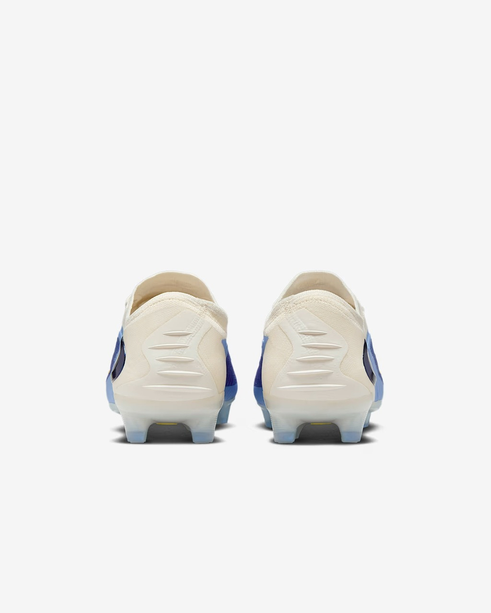 Бутсы Nike Phantom 6 Low Elite FG
