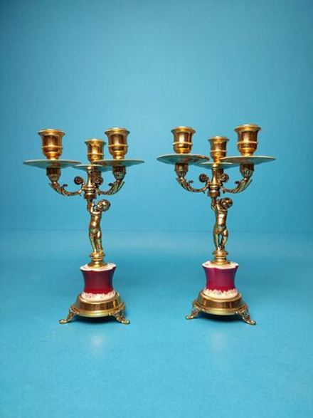 Пара подсвечников