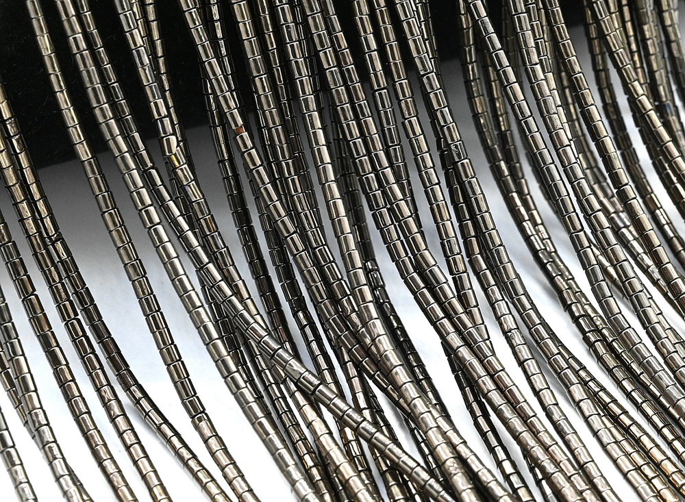 гц2-ш Гематит синт. цилиндр 2*2мм, шоколадный, нить 20см