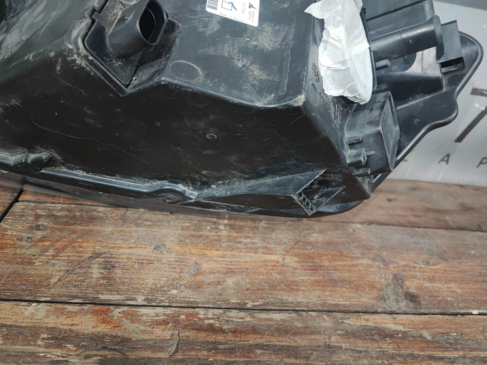 Фара правая галоген Volkswagen Polo 5 10-15 Б/У Оригинал 6RU941016